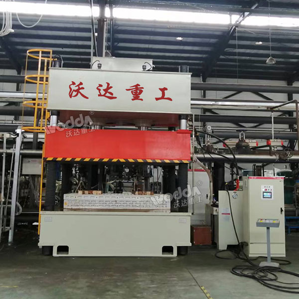 315噸四柱液壓機現場
